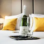 Design Glow Hotel